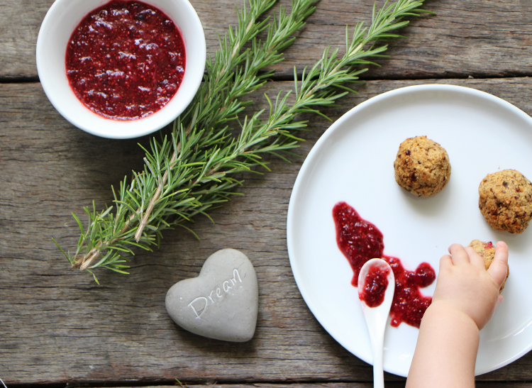 chickpea and cranberry balls | vegan | by Robyn Birkin at Modern Day Missus